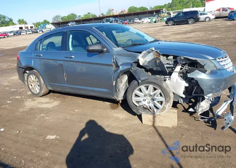 2010 Chrysler Sebring Touring z USA, uszkodzony, nr VIN 1C3CC4FB0AN128655